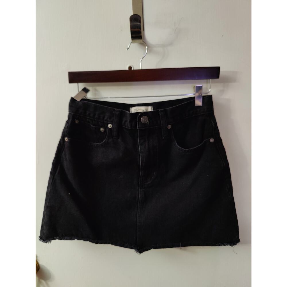 Madewell Black Denim Raw Edge Mini Skirt 26 Classic Preppy Cowgirl Western Punk